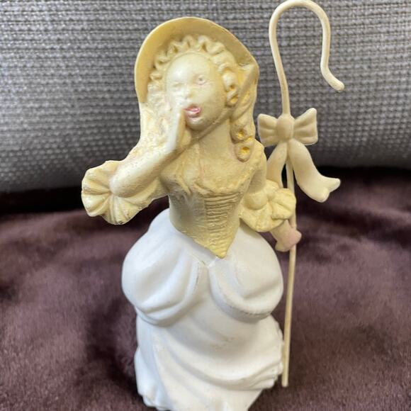 Vtg. Avon Decanter Little Bo Peep Shepherds Hook Unforgettable Cologne Empty - Picture 1 of 3